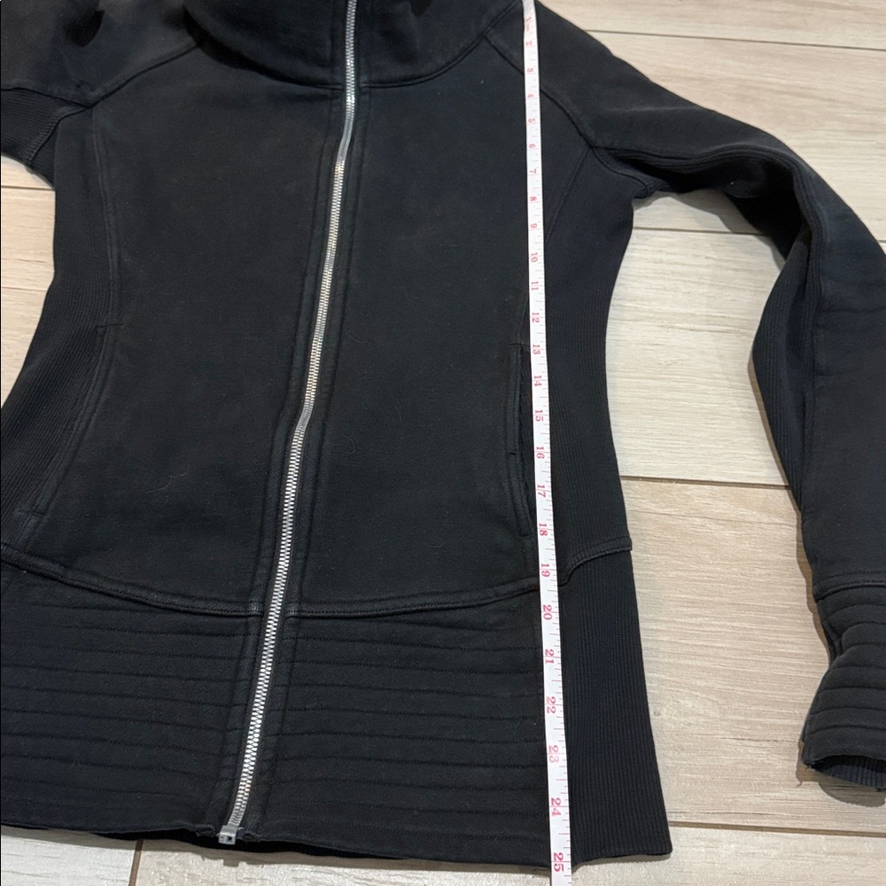 Lululemon Black Zip-Up High Collar Jacket size 4 - Picture 4 of 7